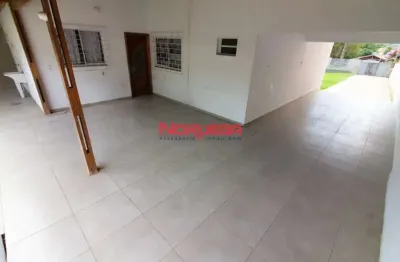 Casa à venda em Colombo no bairro  São Gabriel com  3 quartos, 1 suíte, 1 sala, 2 banheiros, 2 vagas, 150m².