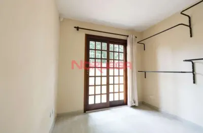 Casa à venda em Curitiba no bairro Vista Alegre com 4 quartos, 1 suíte, 3 salas, 4 banheiros, 3 vagas, 166,71 m²