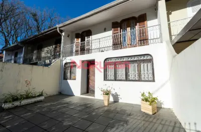 Casa à venda em curitiba-pr, hugo lange: 3 quartos, 2 salas, 2 banheiros, 107m². confira!