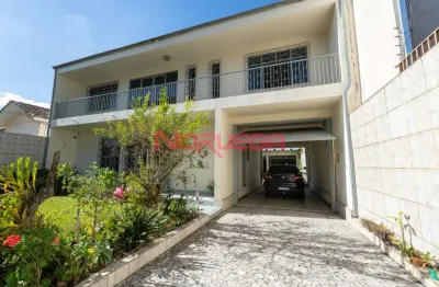 Casa à venda em curitiba-pr, bairro guaíra: 4 quartos, 2 salas, 1 banheiro, 360m² de área. venha conferir!