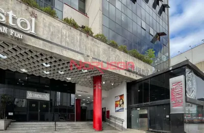 Sala comercial com 4 salas para alugar na rua emiliano perneta, 297, centro, curitiba, 93 m2 por r$ 2.450