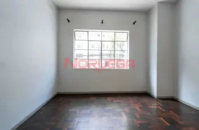 Apartamento com 3 quartos para alugar na Rua Francisco Torres, 440, Centro, Curitiba