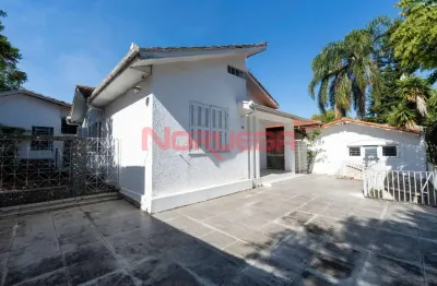 Casa com 3 quartos para alugar na Rua Solimões, 541, Mercês, Curitiba, 130 m2 por R$ 4.500