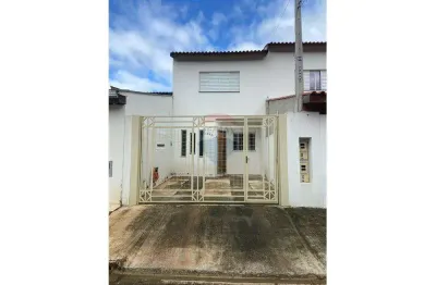 Casa com 2 quartos para alugar na Rua Malvina Antunes De Oliveira, casa 01, Ilha das Flores, Salto de Pirapora