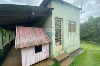 Chácara com edícula, no bairro do Arco Iris em Salto de Pirapora, SP
