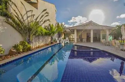 Casa em condomínio com 4  suítes  no bairro  de lourdes