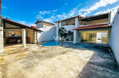 Casa duplex com 5 suítes  no bairro luciano cavalcante