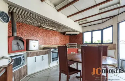 Cobertura com 354m² de área útil, 4 suítes, 4 vagas