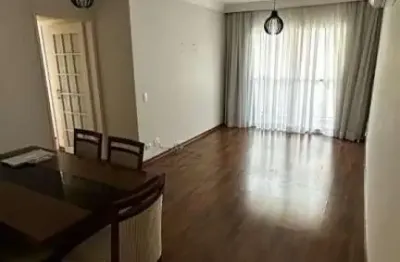 Apartamento com 83 m², 3 dormitórios, living para 2 ambientes, varanda, 2 vagas