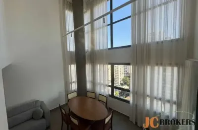 Apartamento duplex mobiliado com 91m² de área útil, 2 suítes, 1 vaga
