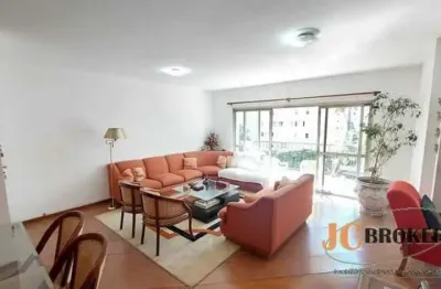 Apartamento com 158m² de área útil, 4 dormitórios sendo 2 suítes e 2 vagas
