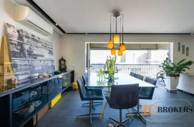 Apartamento com 131m² de área útil, 3 dormitórios, sendo 1 suíte com closet, 2 vagas