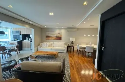Apartamento mobiliado com 156m² de área útil, 3 suítes, 2 vagas