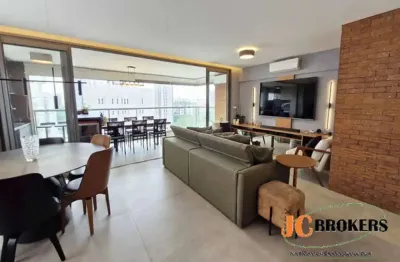 Apartamento com 141 m², 3 dormitórios, sendo 3 suítes, sala para 2 ambientes, 2 vagas