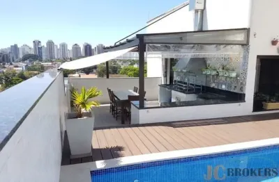 Cobertura duplex reformada com 287m², elevador privativo, 3 dormitórios sendo 1 suíte, 3  vagas