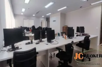 Sala comercial com 125 m², 7 salas, cozinha, 3 vagas