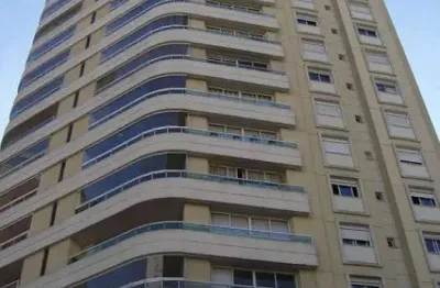 Apartamento com 158 m² de área útil, 3 suítes, living ampliado, 3 vagas