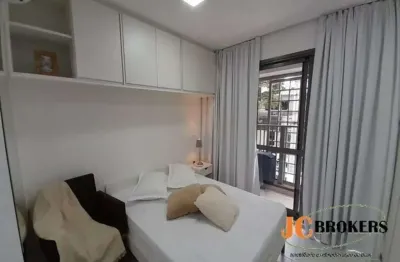 Studio com 24 m², mobiliado, 1 dormitório com ar condicionado, varanda