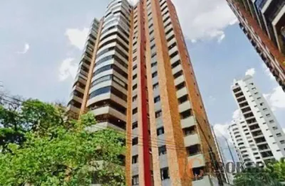 Apartamento com 220m² de área útil, 4 dormitórios, 4 suítes, 4 vagas