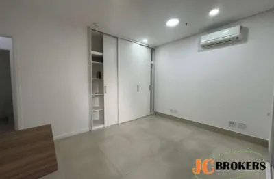 Sala comercial com 43 m², salas com ar condicionado, varanda, 1 banheiro, 1 vaga