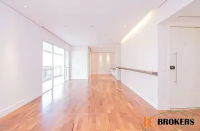 Apartamento com 178 m², 3 dormitórios, sendo 3 suítes, amplo living para 2 ambientes, 3 vagas