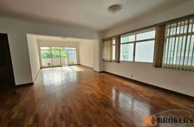 Apartamento com 180 m² de área útil, 3 dormitórios sendo 1 suíte, 1 vaga