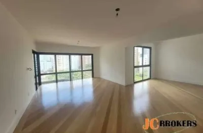 Apartamento com 177 m², 3 dormitórios, sendo 3 suítes, amplo living para 2 ambientes, 3 vagas