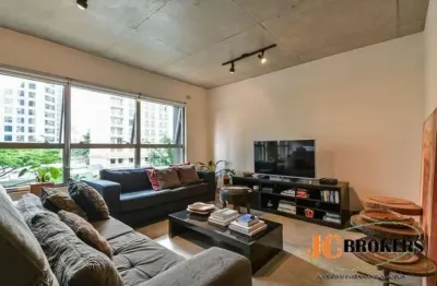 Apartamento com 70 m², totalmente mobiliado, espaçoso dormitório, escritório, living amplo, 1 vaga.