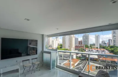 Apartamento mobiliado com 70m² de área útil, 2 quartos, sendo 1 suíte, 2 vagas