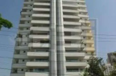 Apartamento com 170m² de área útil, living, 4 suítes, 4 vagas de garagem.