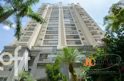 Cobertura duplex com 436m² de área útil, 6 vagas, terraço com piscina e churrasqueira, 4 suítes.