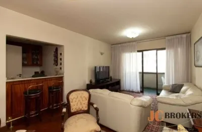 Apartamento com 192m² de área útil,  4 dormitórios sendo 2 suítes, 3 vagas
