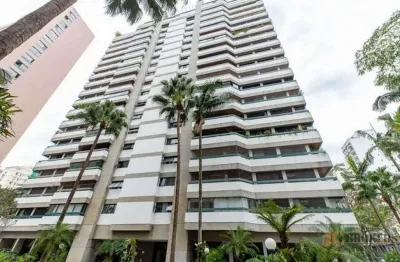 Apartamento com 147m² de área útil, 4 dormitórios sendo 1 suíte, 2 vagas