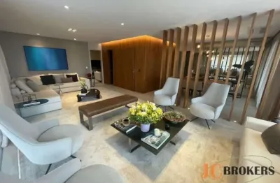 Apartamento com 370m² de área mobiliado, 3 suítes, 4 vagas