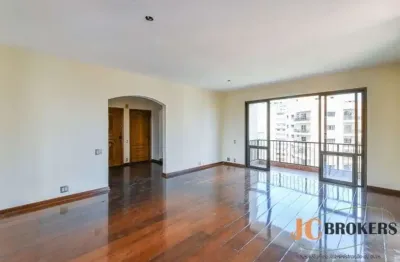 Apartamento com 256 m² de área útil, 3 suítes, 3 vagas