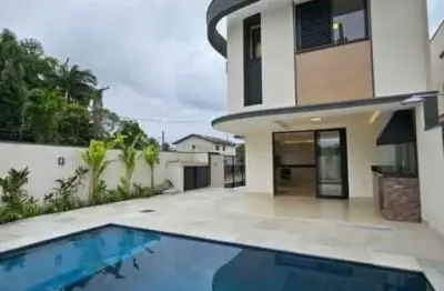 Sobrado com 123 m² área construída,  3 dormitórios sendo 1 suíte, 2 vagas