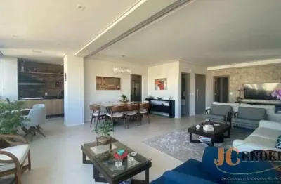 Apartamento com 160m² de área útil, 3 suites, 3 vagas