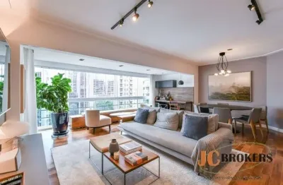 Apartamento com 112m² de área útil, 2 dormitórios sendo 1 suíte e 2 vagas.