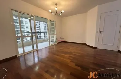 Apartamento com 102m², 3 dormitórios sendo 1 suíte com closet, cozinha planejada, 2 vagas