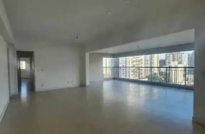 Apartamento com 213 m², 4 suítes, a master com varanda, living para 5 ambientes, 4 vagas