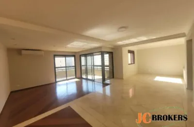 Apartamento com 250 m², 4 dormitórios, sendo 3 suítes, sala ampla para 3 ambientes, 4 vagas