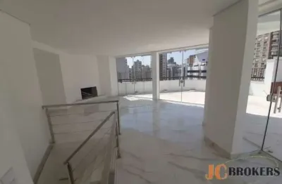 Cobertura com 245 m² de área útil, 3 vagas, 3 dormitórios sendo 1 suíte