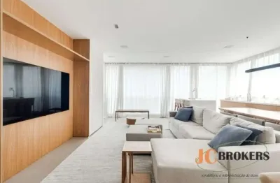 Apartamento com 157m² de área útil,  dormitórios sendo 3 suítes, 2 vagas