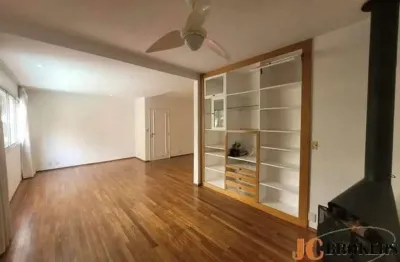 Apartamento com 140 m², 3 dormitórios sendo 1 suíte, 2 vagas
