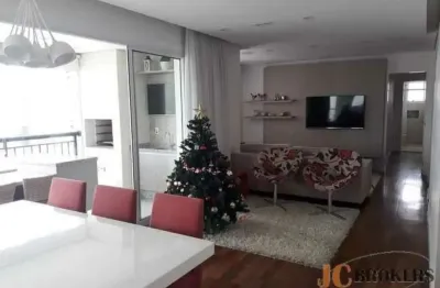 Apartamento com 117m² de área útil, 4 dormitórios sendo 2 suítes, 2 vagas