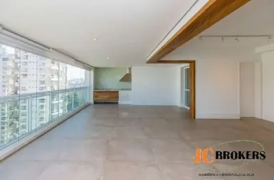 Apartamento com 157 m², 3 suítes, varanda gourmet integrada ao living, andar alto, 3 vagas.