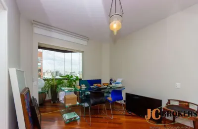 Apartamento com 151m² de área útil, 2 dormitórios sendo 1 suíte, 2 vagas