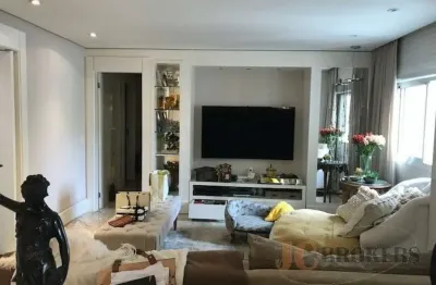 Apartamento semi mobiliado com 137m² de área útil, 2 suítes, 3 vagas