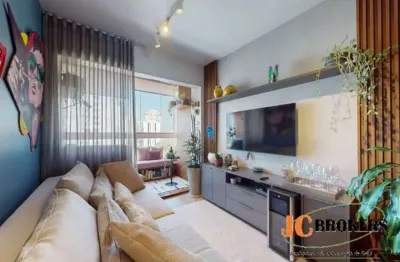 Apartamento com 61 m², 2 dormitórios, sendo 1 suíte, sala para 2 ambientes, varanda, 2 vagas