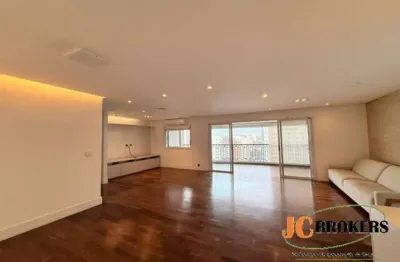 Apartamento com 144 m², 3 dormitórios, sendo 3 suítes, sala para 2 ambientes, 3 vagas